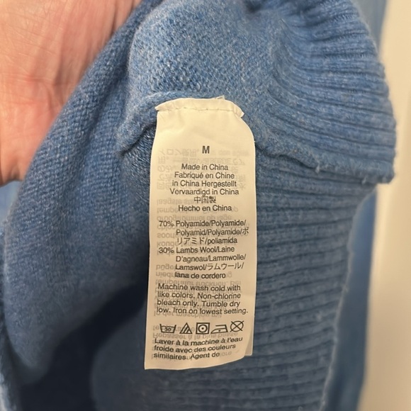 Men’s J Crew 30% Lambswool Blue Long Sleeve Sweater Size Medium - Picture 3 of 4